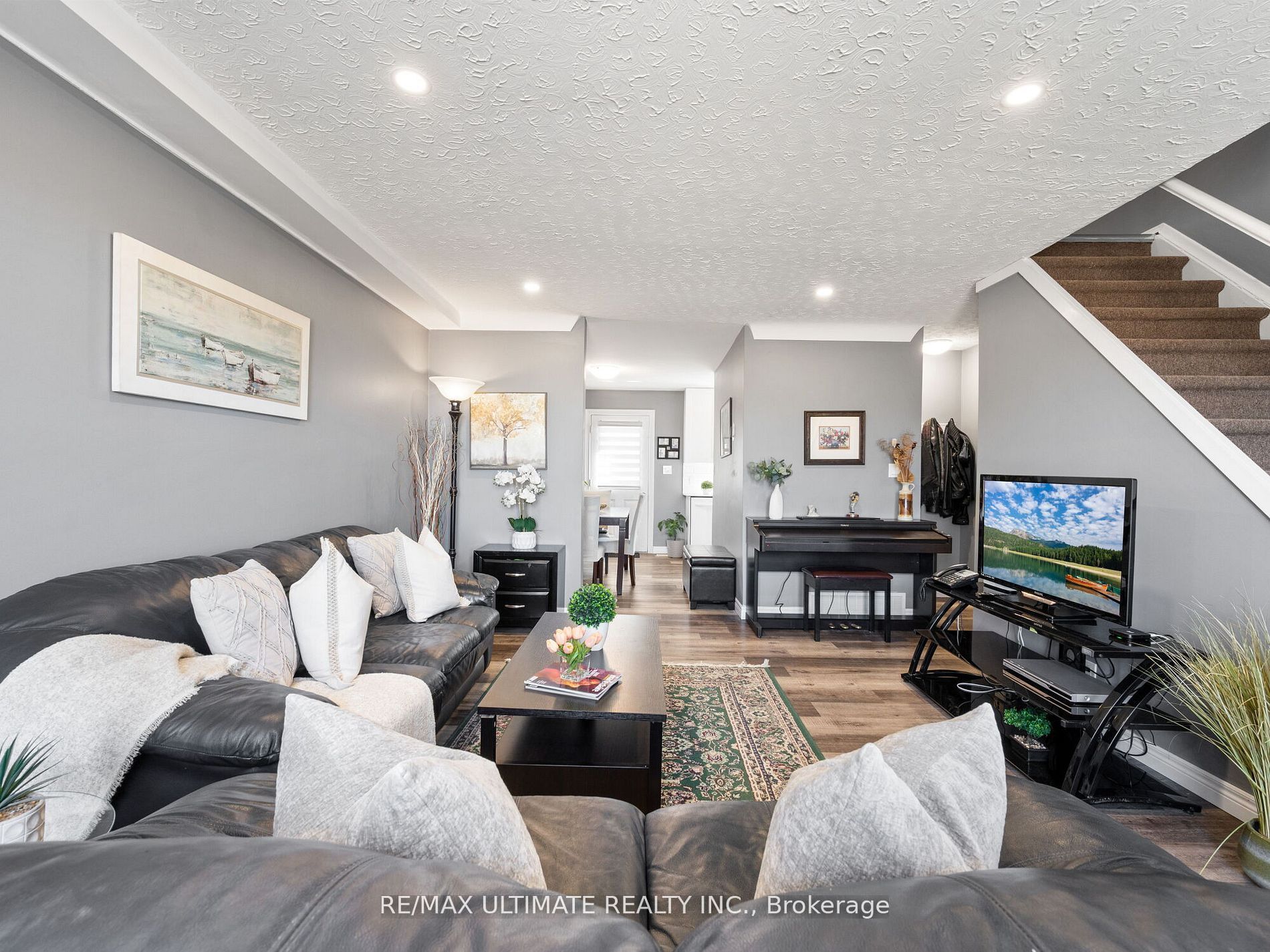 Photo 1 of 36 — 252 Bertie Street 3, Fort Erie, ON L2A 1Z6