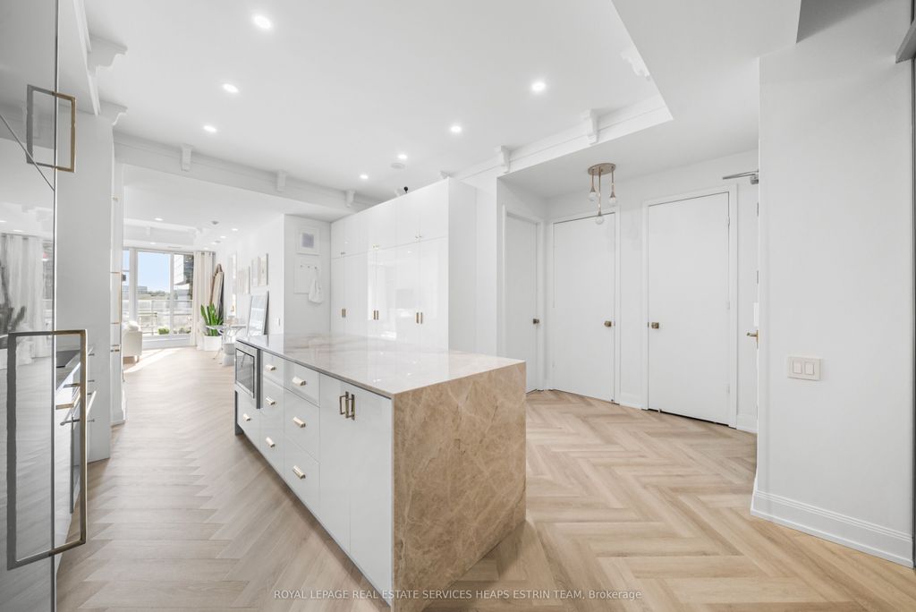 Photo of 2181 Yonge Street #409, Toronto, ON M4S 3H7 (MLS # C12399927)
