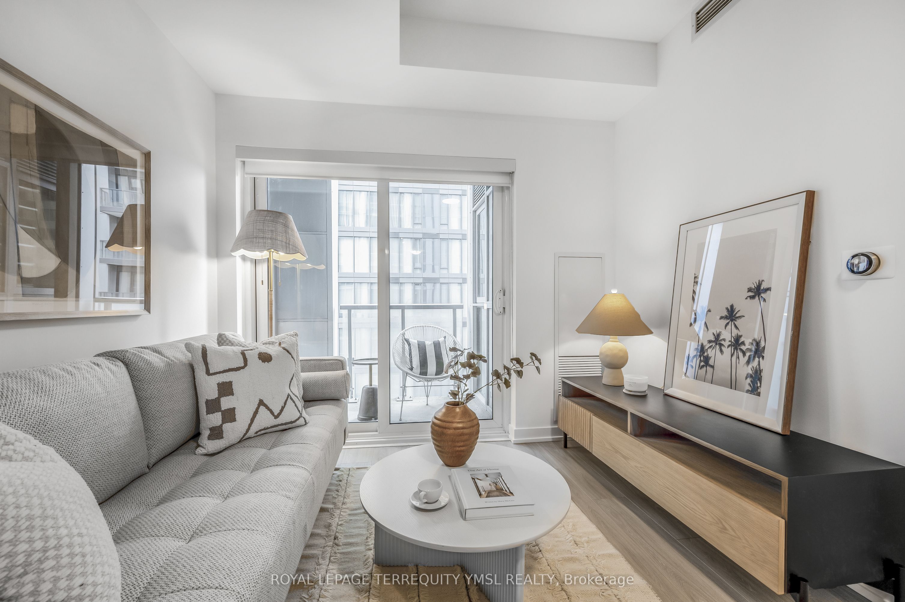 1 Yorkville Avenue 1601