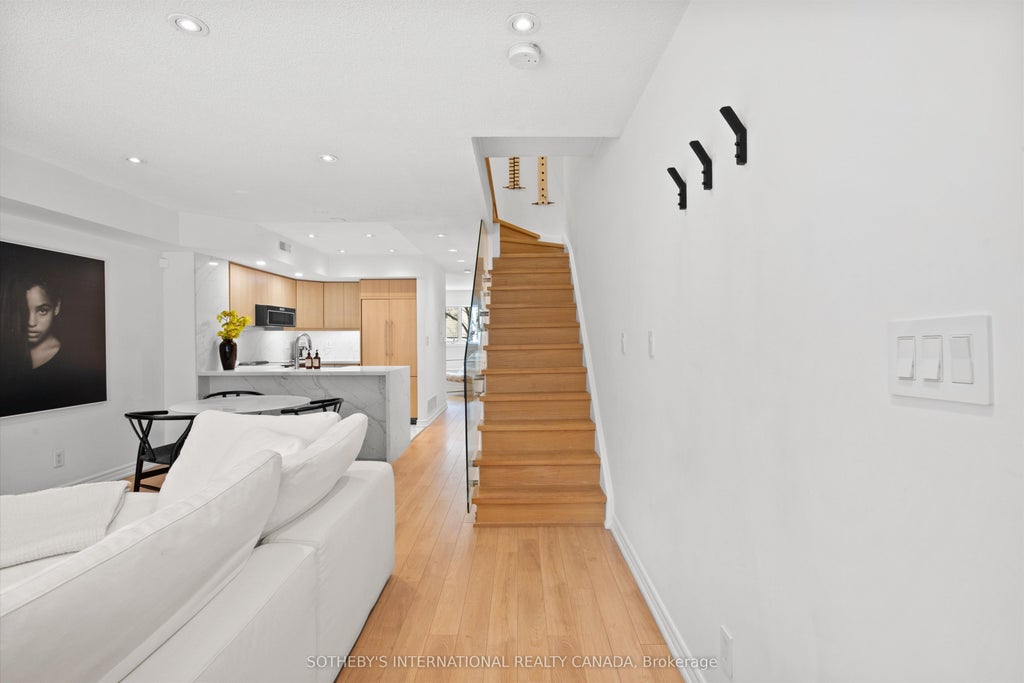 Photo of 208 Niagara Street #18, Toronto, ON M6J 3W5 (MLS # C13735494)