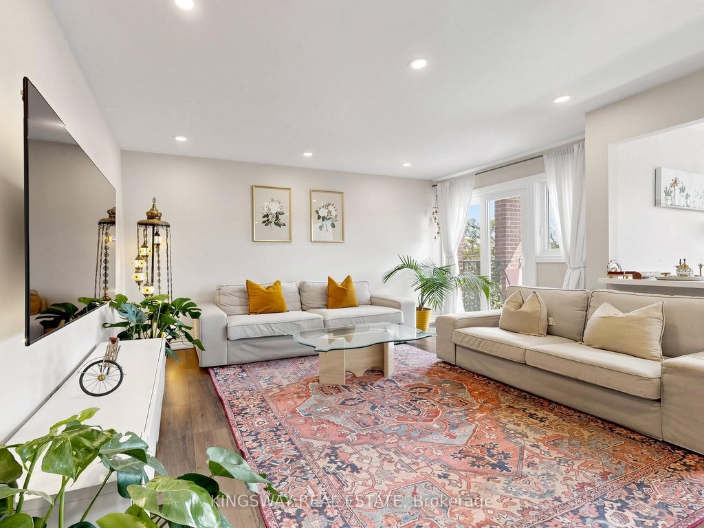 Photo of 2866 Battleford Road #5F, Mississauga, ON L5N 3L3 (MLS # W13846608)