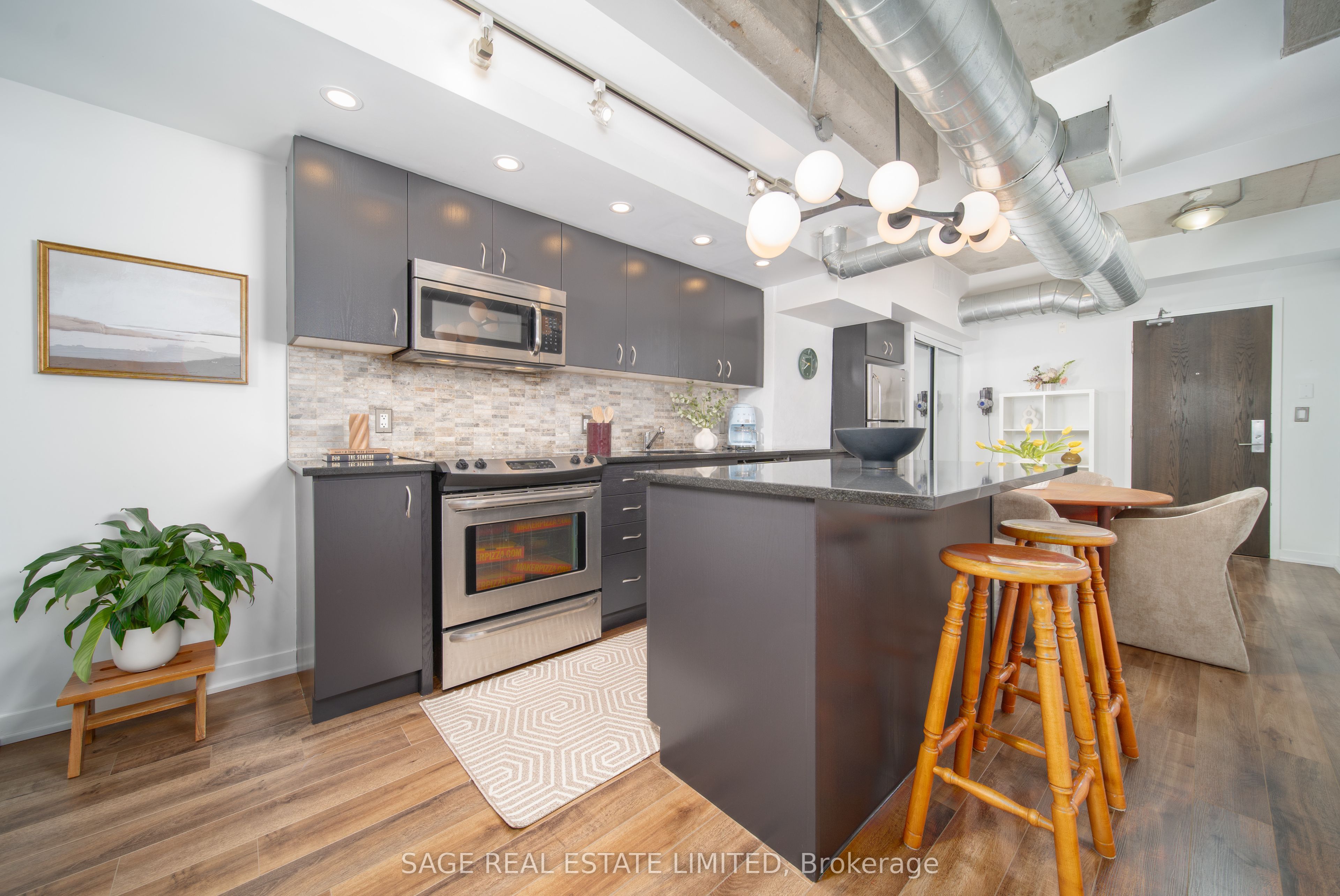 201 Carlaw Avenue 128