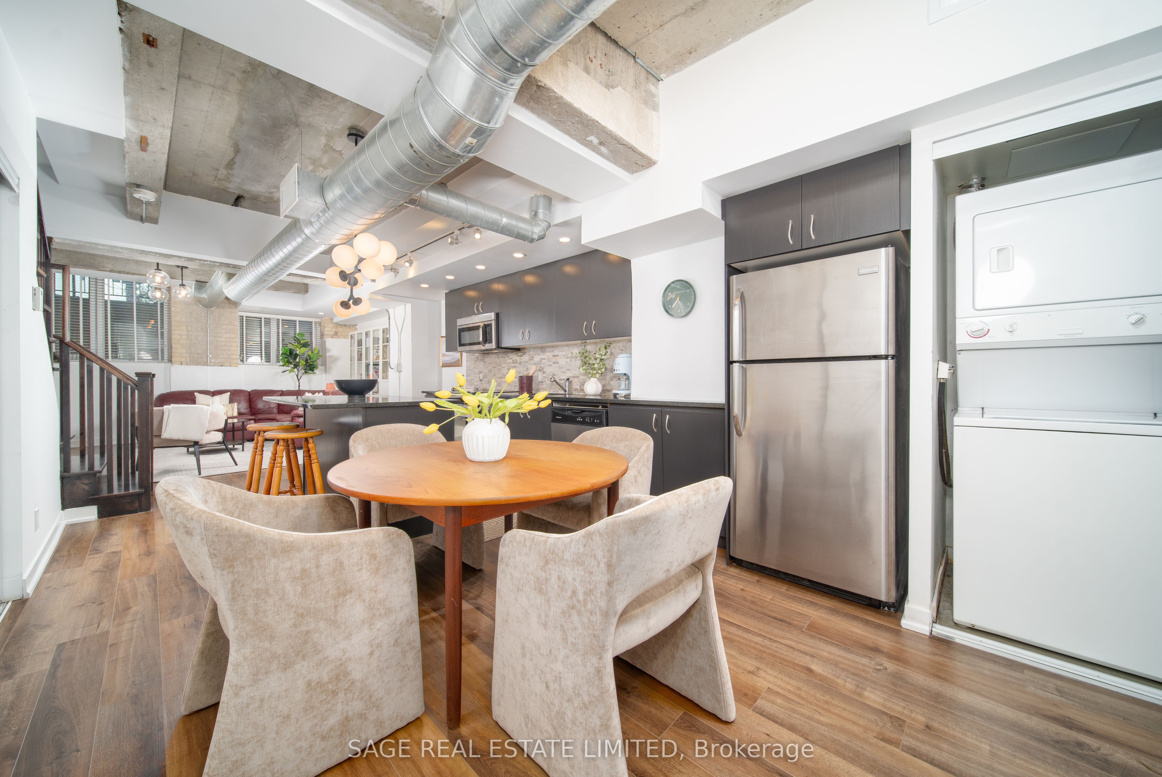 201 Carlaw Avenue 128