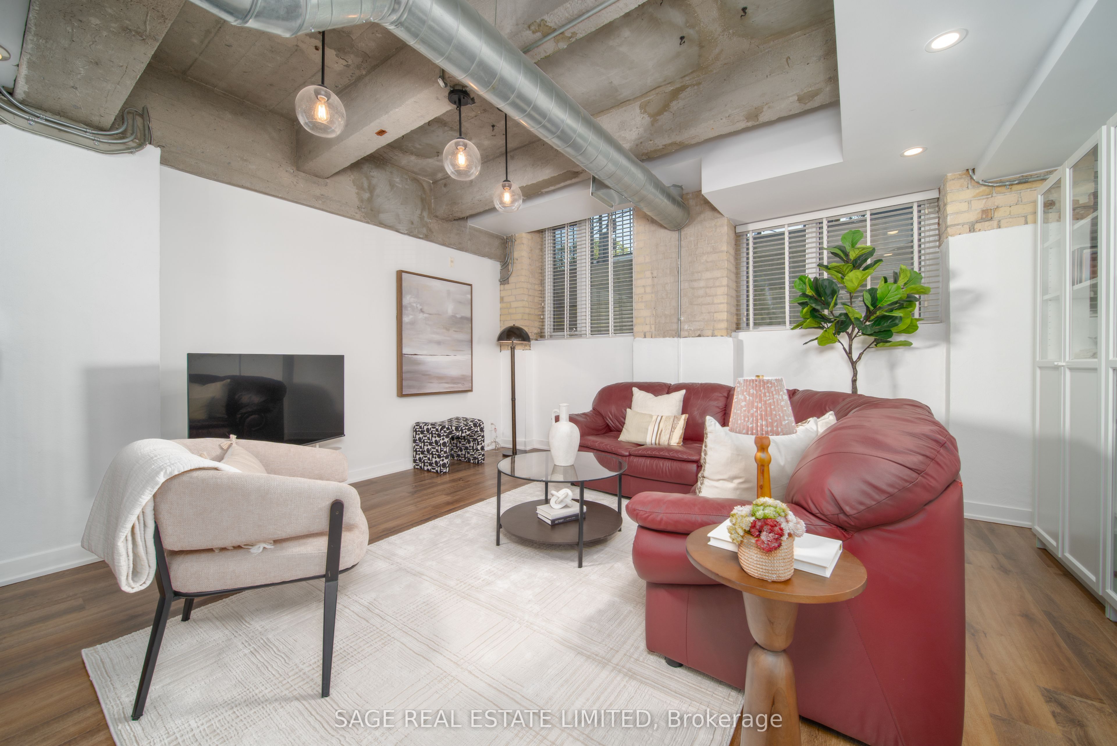 201 Carlaw Avenue 128