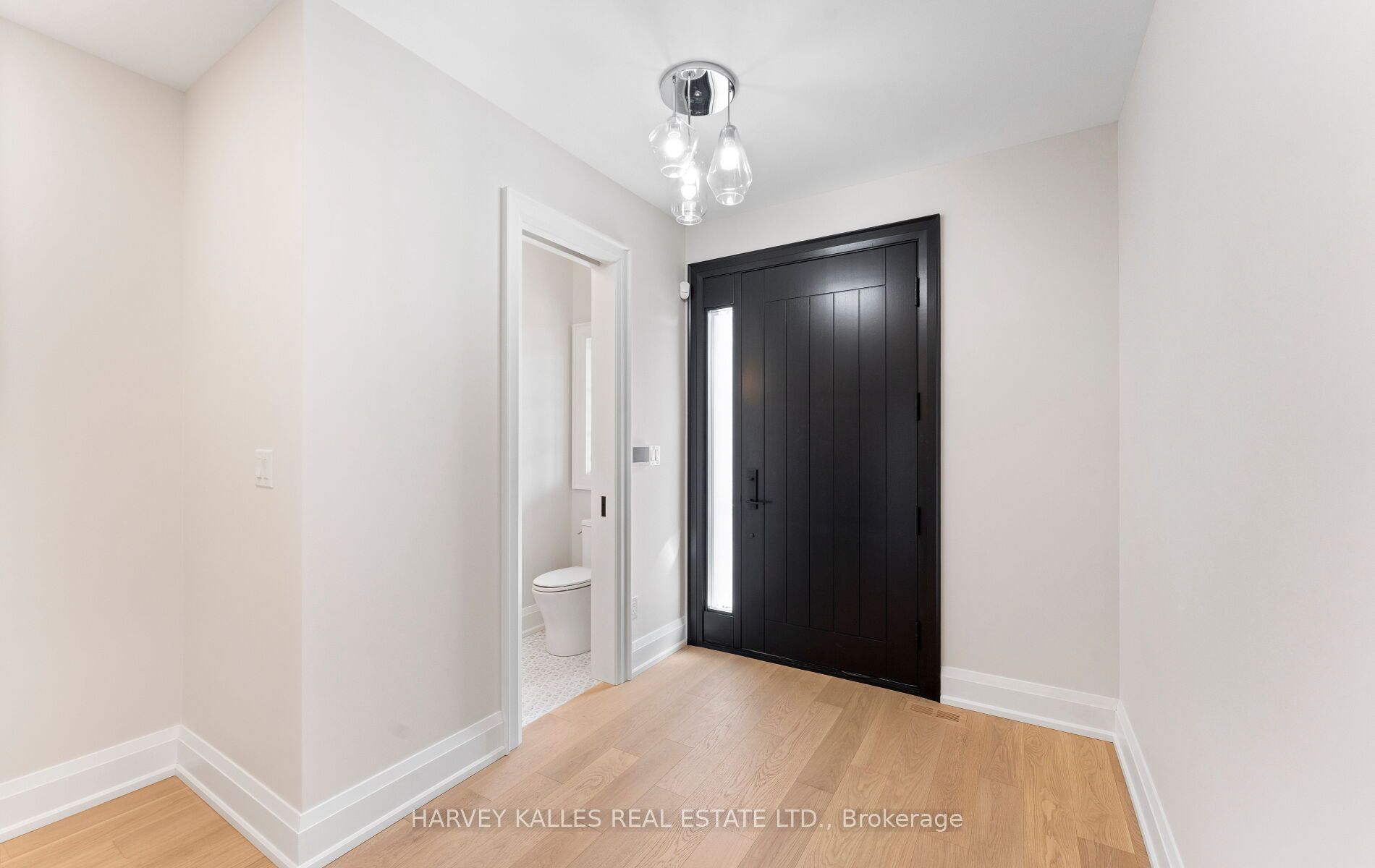 94 Prince Edward Drive S