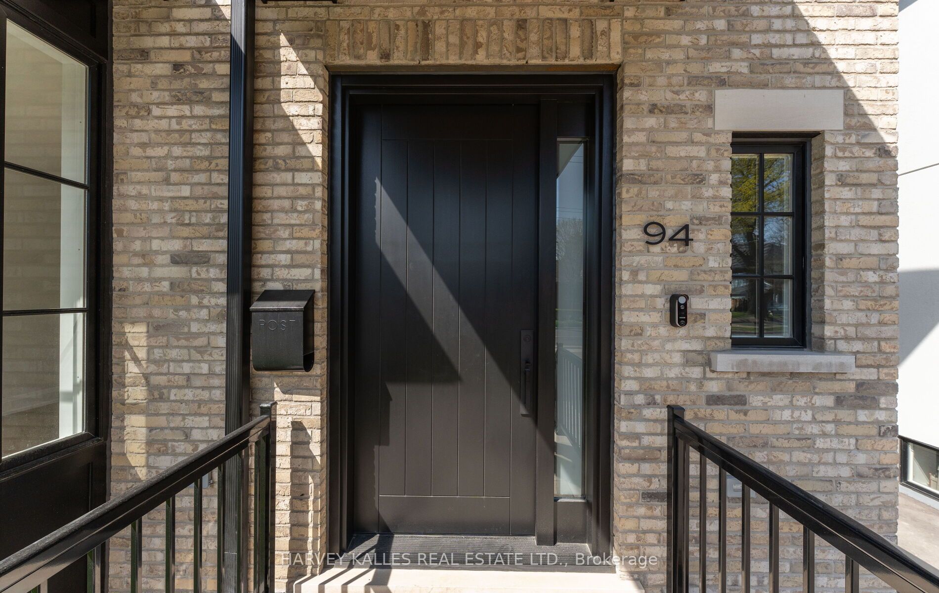 94 Prince Edward Drive S