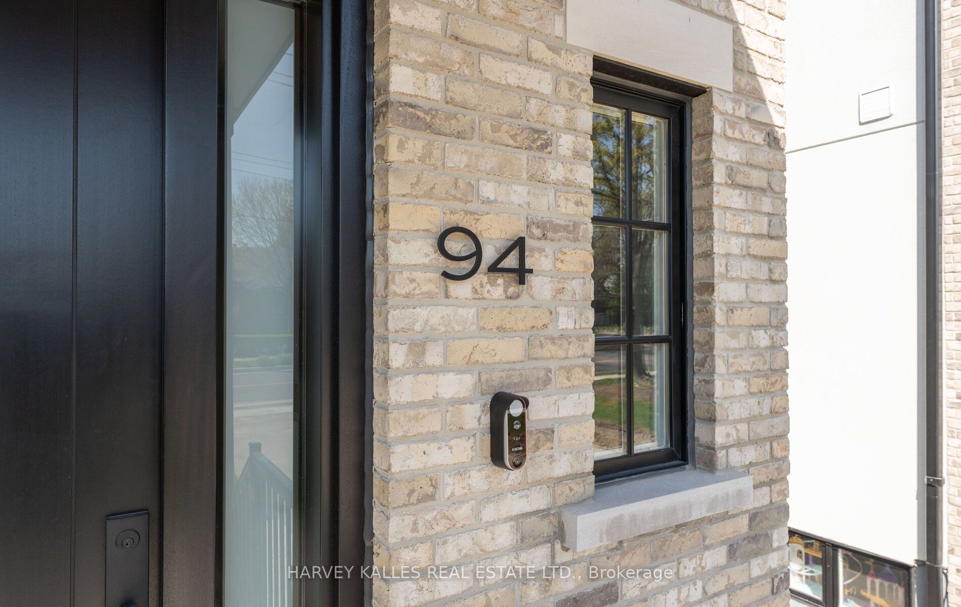 94 Prince Edward Drive S