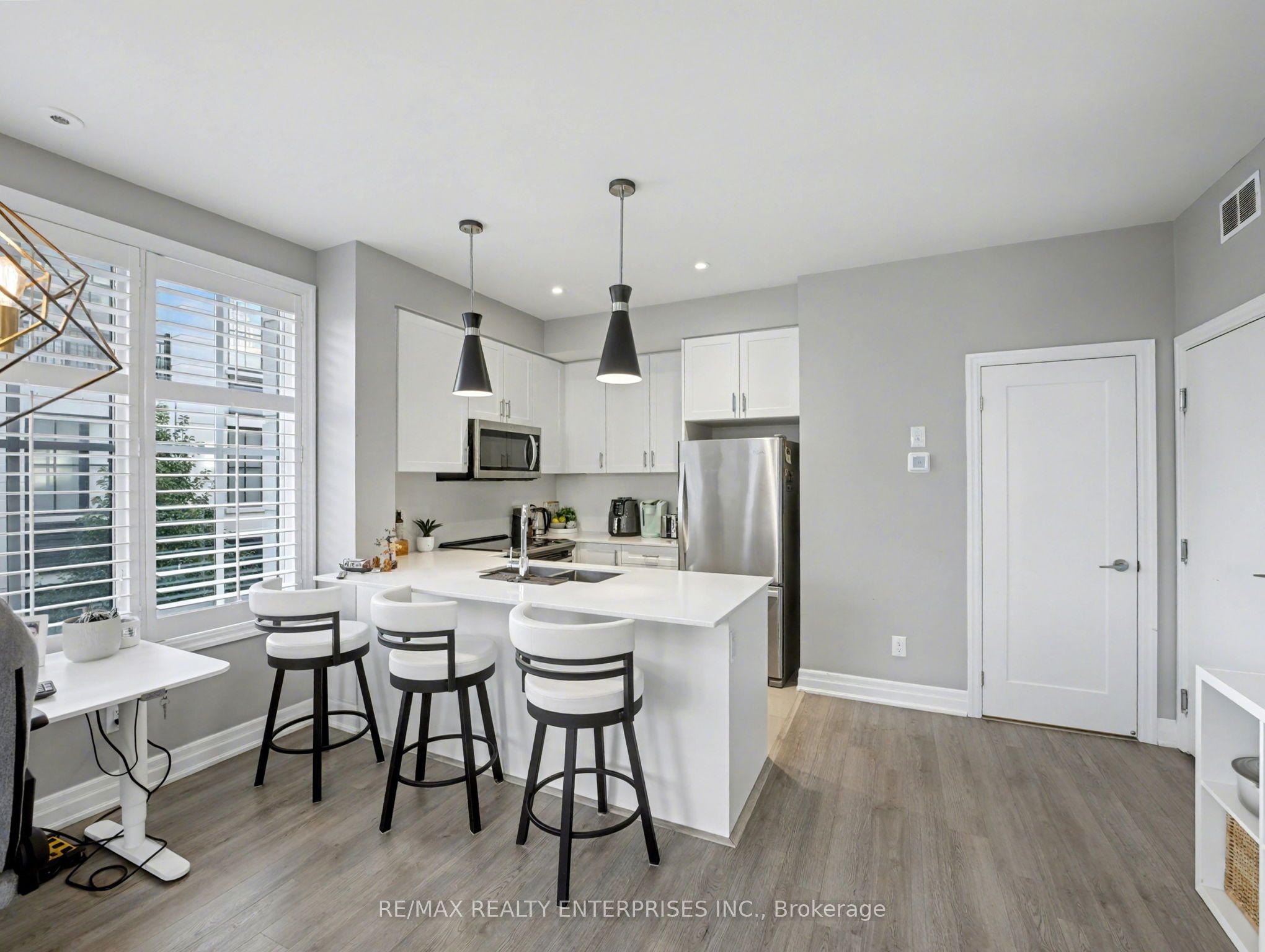 657 Cricklewood Drive 532