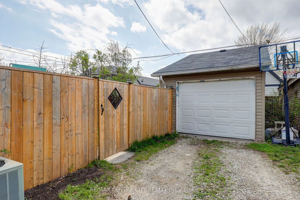 Photo of 88 Flora Street, St. Thomas, ON N5P 2X6 (MLS # X13073462)