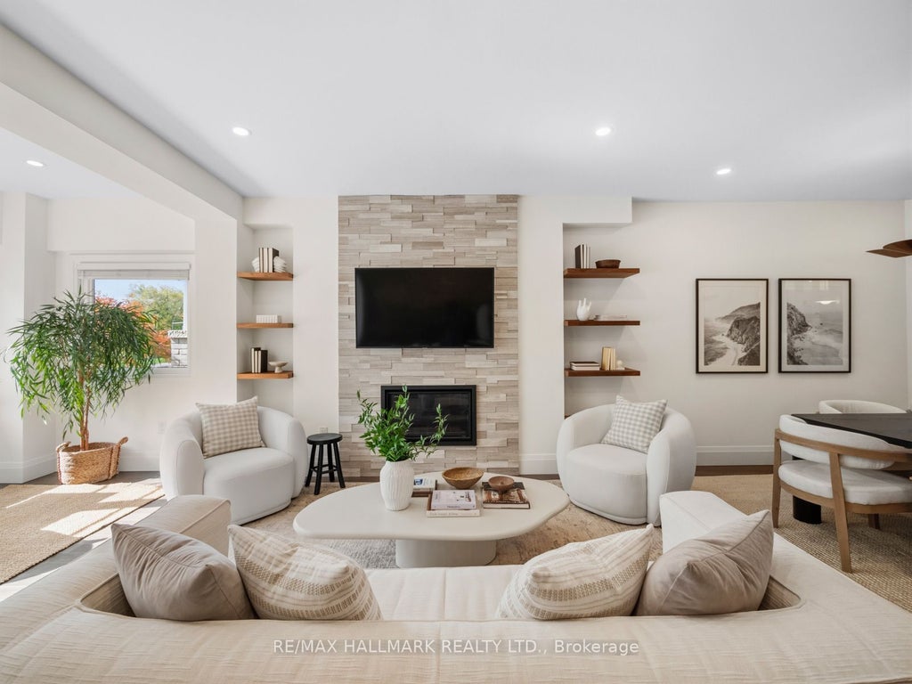 Photo of 189 Greenwood Avenue, Toronto, ON M4L 2P8 (MLS # E13713130)