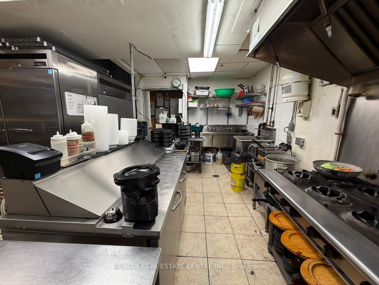 3085 Hurontario St Street 12