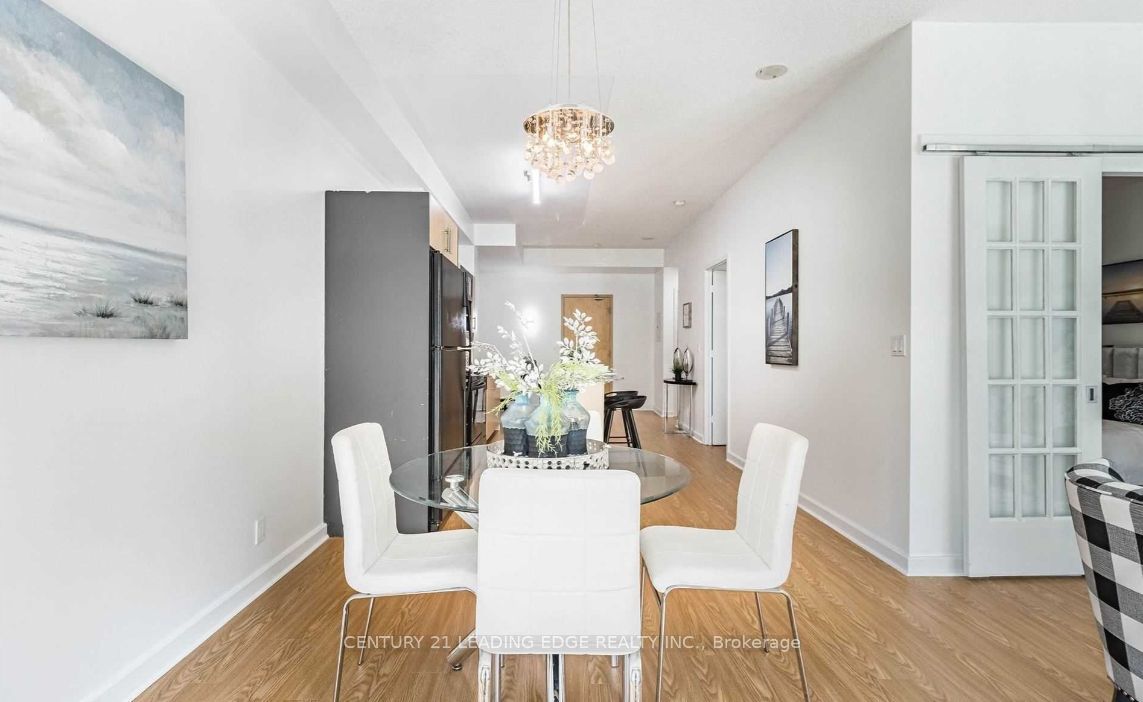 350 Wellington Street W 203