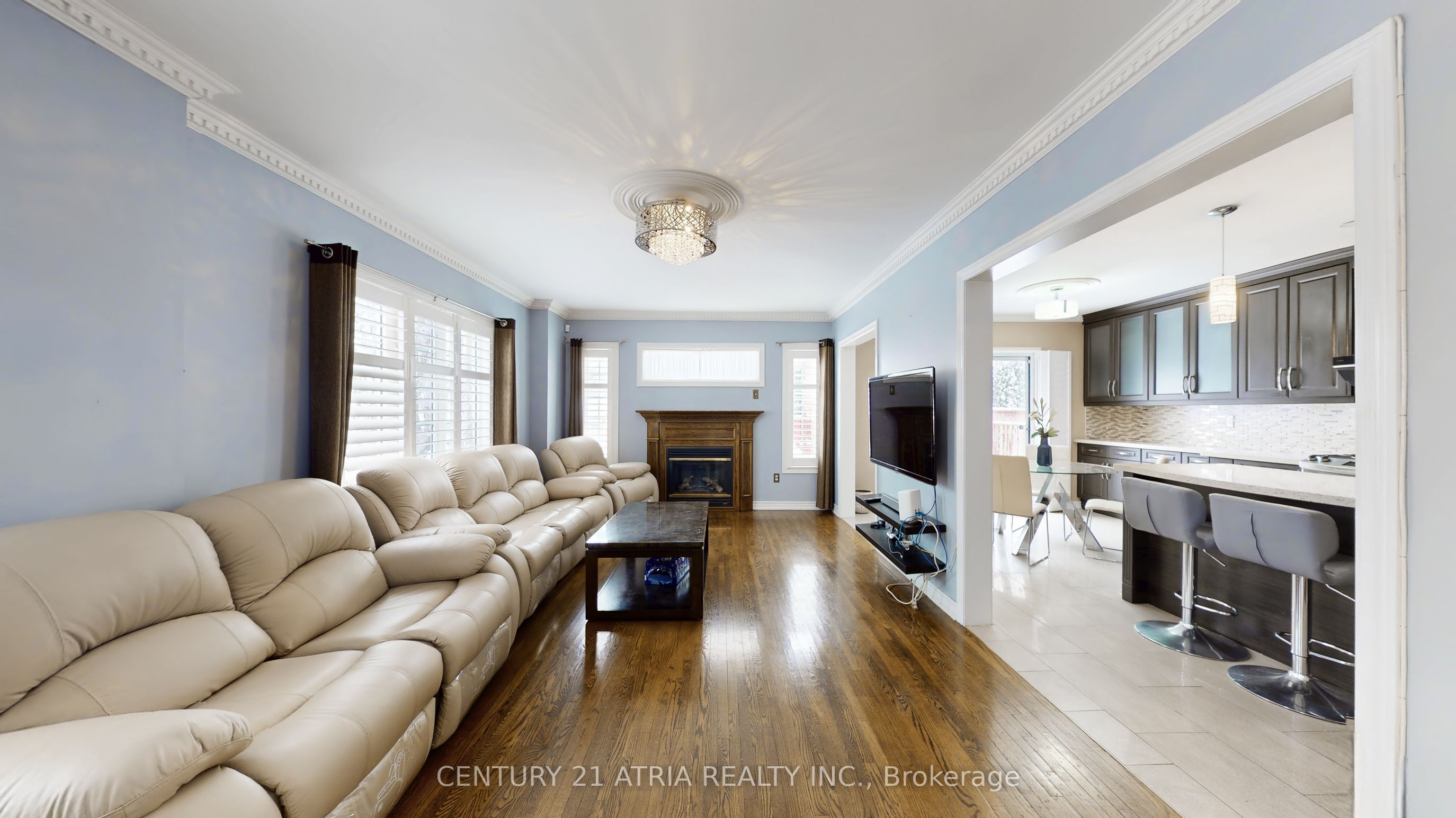 881 Knotty Pine Grove