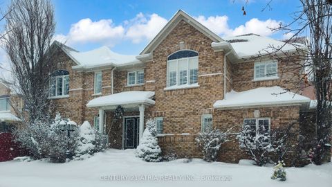881 Knotty Pine Grove Mississauga ON L5W 1K2