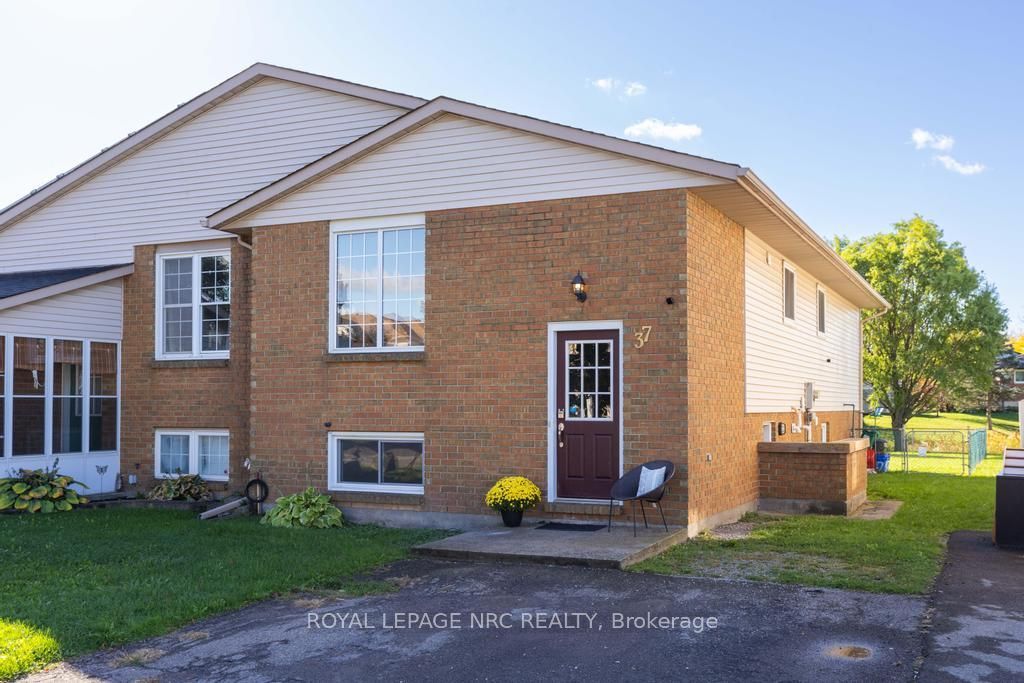 Photo of 37 Woodland Drive, Welland, ON L3C 7C9 (MLS # X12456973)