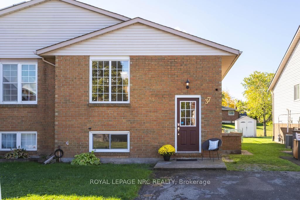 Photo of 37 Woodland Drive, Welland, ON L3C 7C9 (MLS # X12456973)