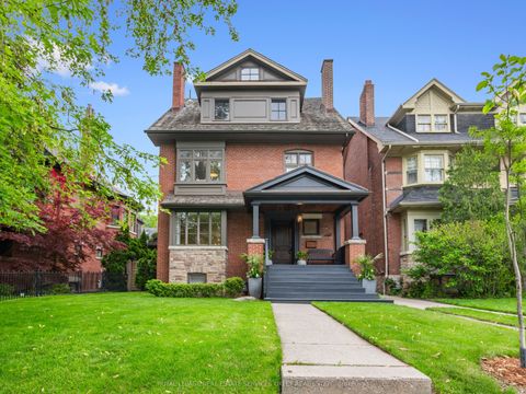 24 St Andrews Gardens Toronto ON M4W 2E1