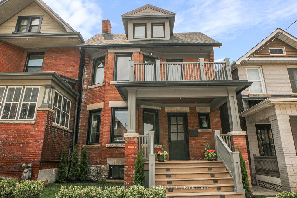 Photo of 17 Grafton Avenue, Toronto, ON M6R 1C3 (MLS # W12408771)