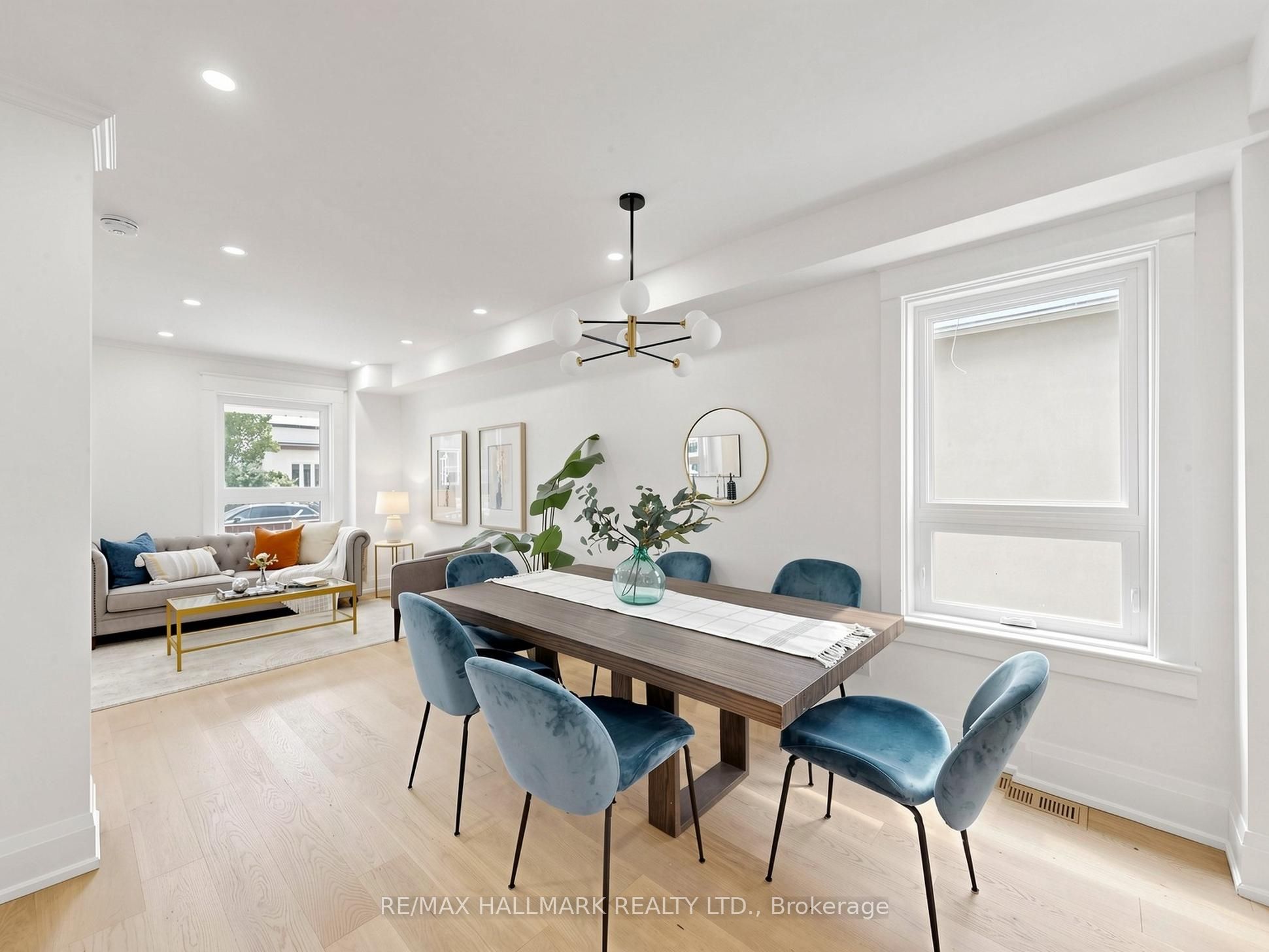 44 Queensdale Avenue
