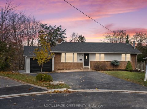 7 Isherwood Court Mississauga ON L5M 1E6