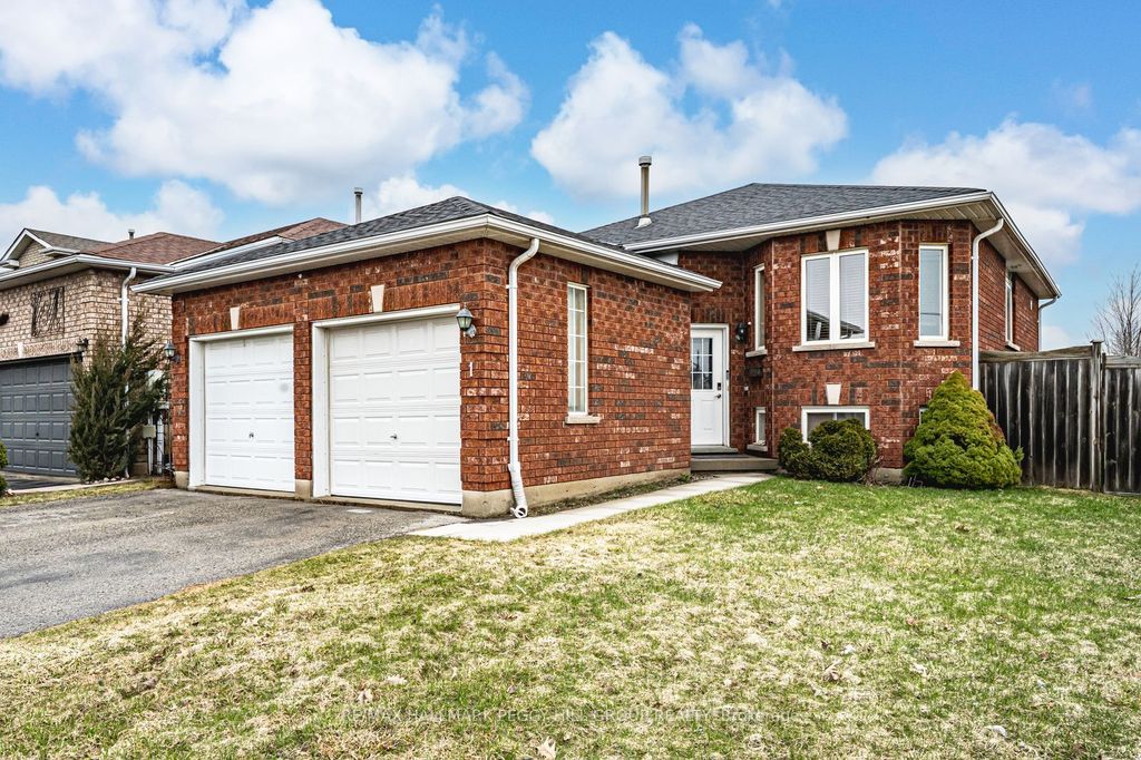 Photo of 1 Michael Crescent, Barrie, ON L4M 6Y9 (MLS # S13157962)