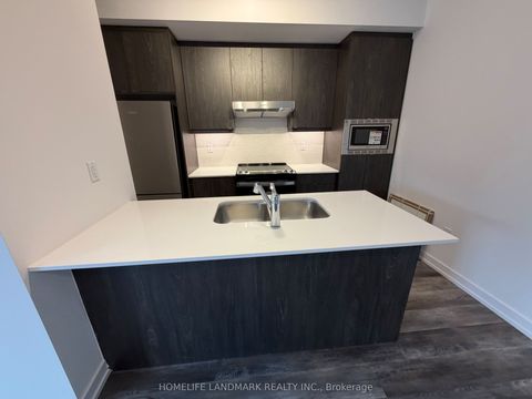 3 Bancroft Lane 218 Richmond Hill ON L4E 1M1