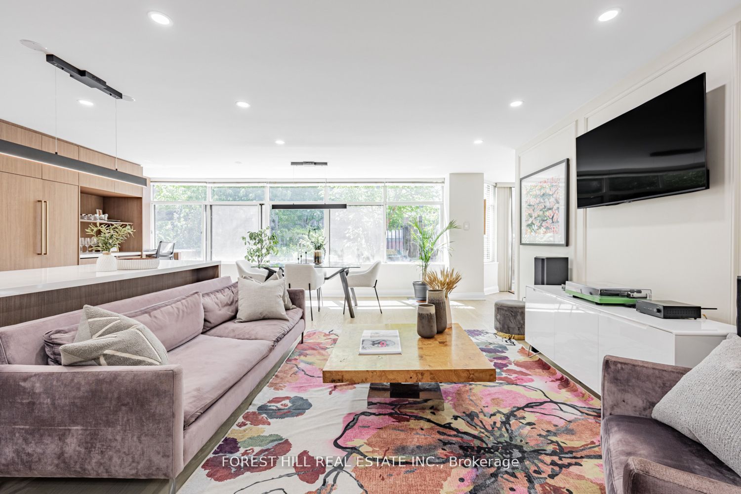 900 Yonge Street 201
