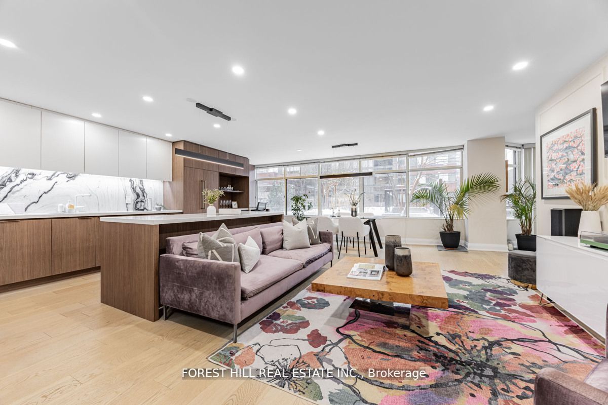 900 Yonge Street 201