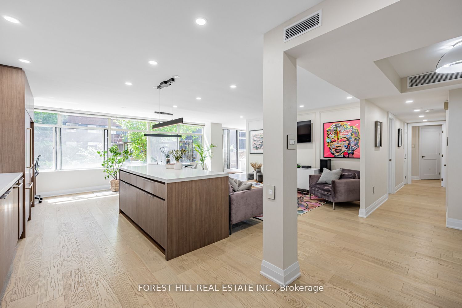 900 Yonge Street 201