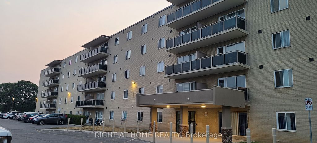 Photo of 936 GLEN Street #414, Oshawa, ON L1J 5Z7 (MLS # E12768128)