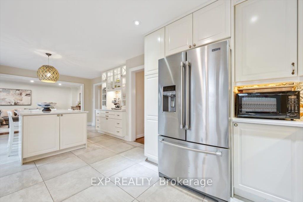 2187 Shaftesbury Court
