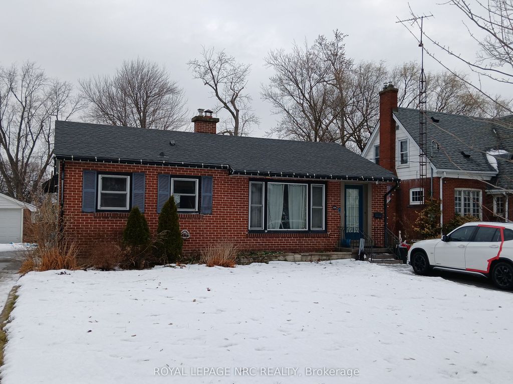 Photo of 246 Highland Avenue, Fort Erie, ON L2A 2X7 (MLS # X12643352)