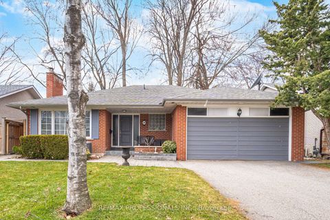 10 Boxwood Road Toronto ON M9C 2W5