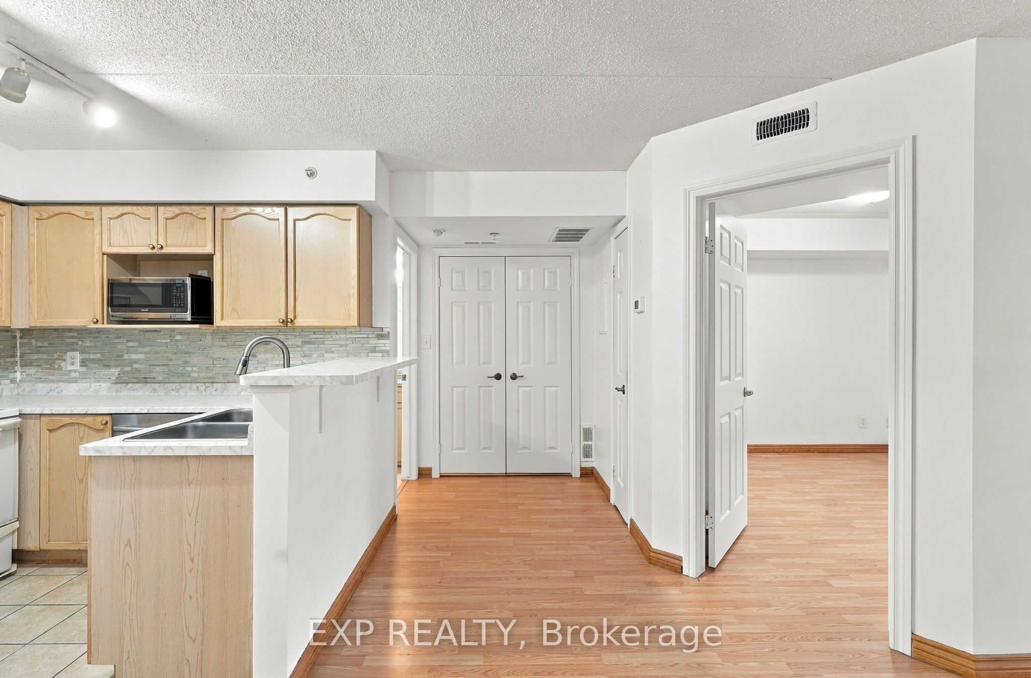 1440 Bishops Gate 206