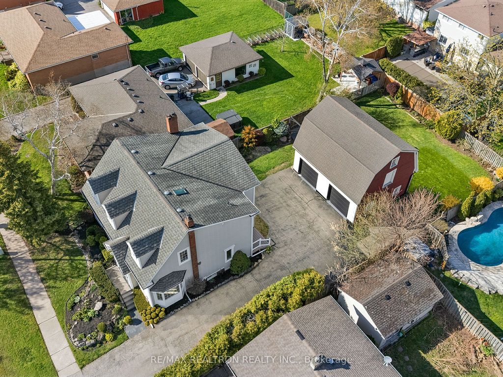 Photo of 599 Cumberland Avenue, Burlington, ON L7N 2X4 (MLS # W13125518)