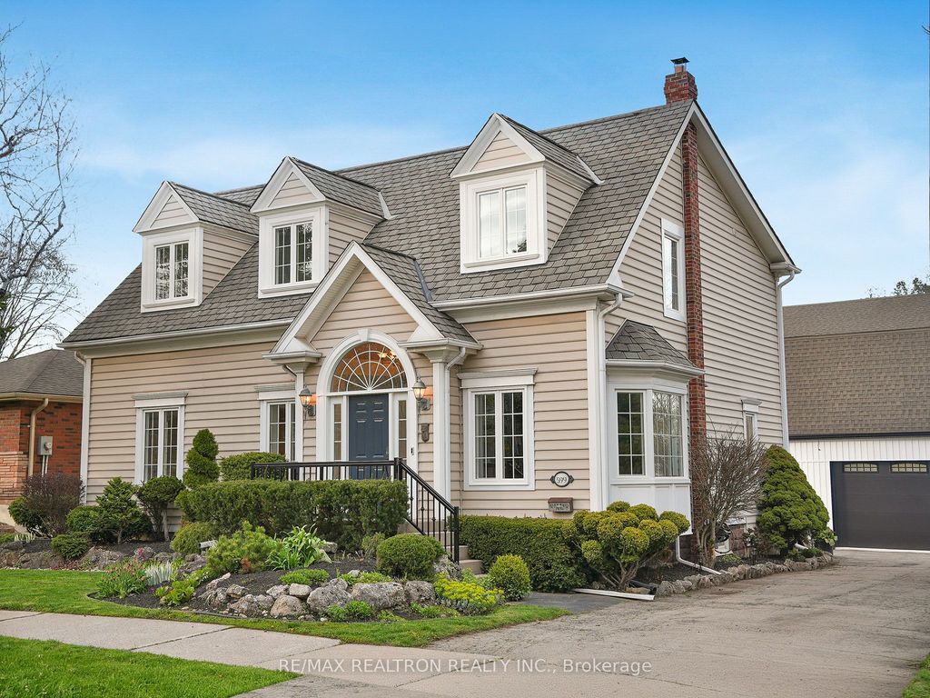 Photo of 599 Cumberland Avenue, Burlington, ON L7N 2X4 (MLS # W13125518)