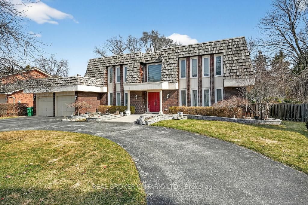 2145 Oneida Crescent