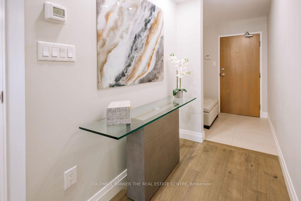 1001 Bay Street 303