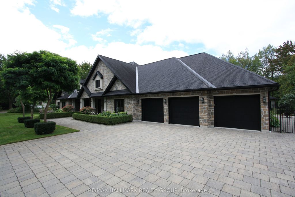 Photo of 62 Rebecca Crescent, Beacon Hill North - South and Area, ON K1J 6B9 (MLS # X12958972)