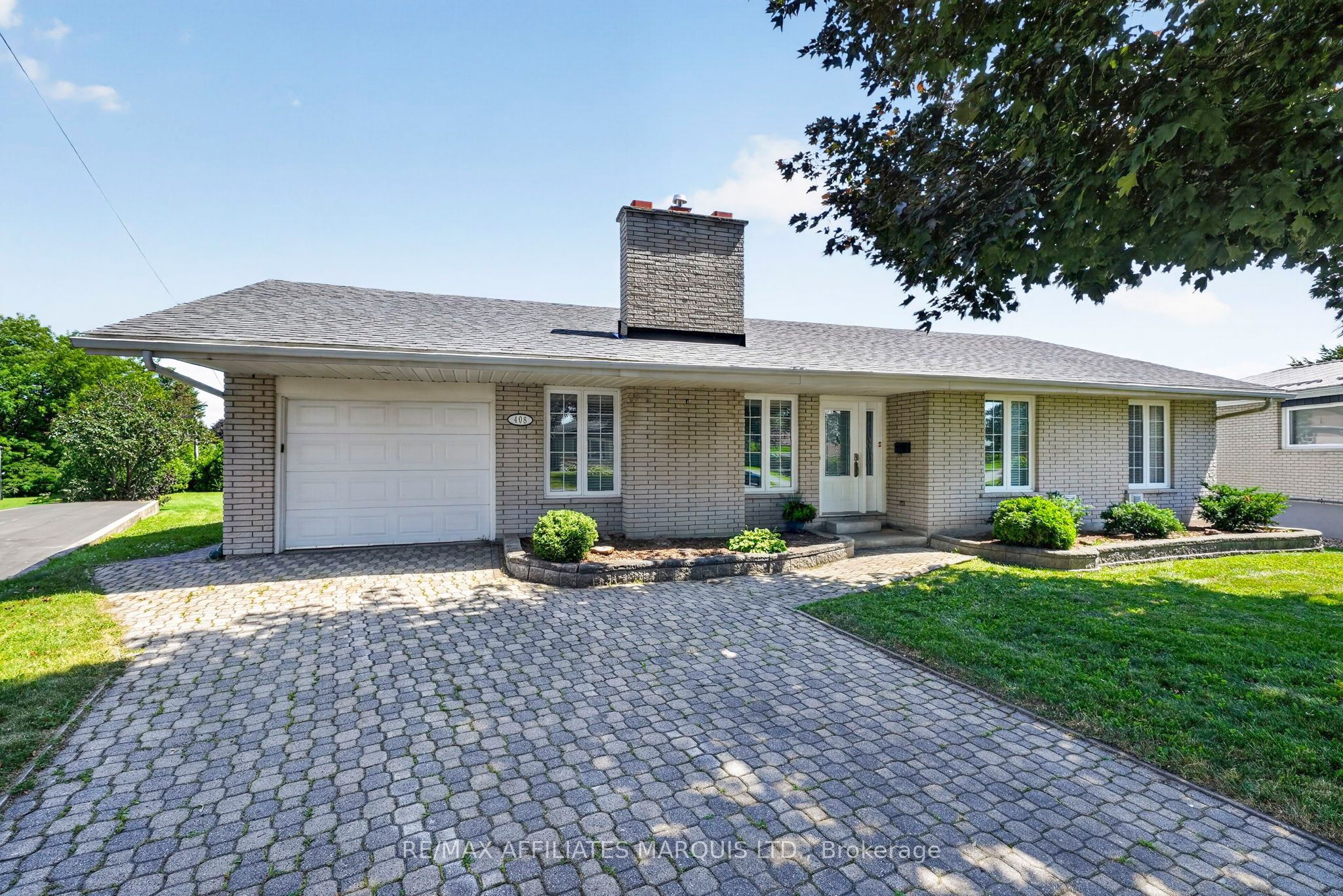 Photo 1 of 50 — 408 Bellevue Crescent, Cornwall, ON K6H 5M9