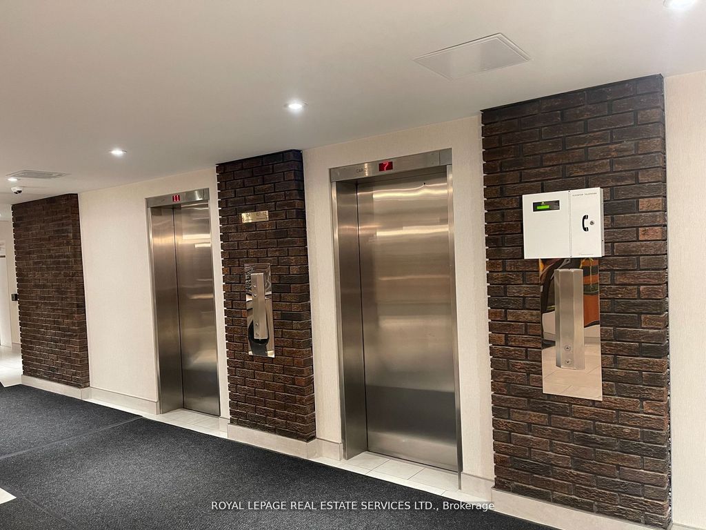 Photo of 966 Inverhouse Drive #1005, Mississauga, ON L5J 4B6 (MLS # W12581440)