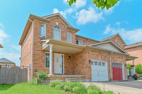 Photo of 14 Topiary Lane, Brampton, ON L7A 2K6 (MLS # W12431142)