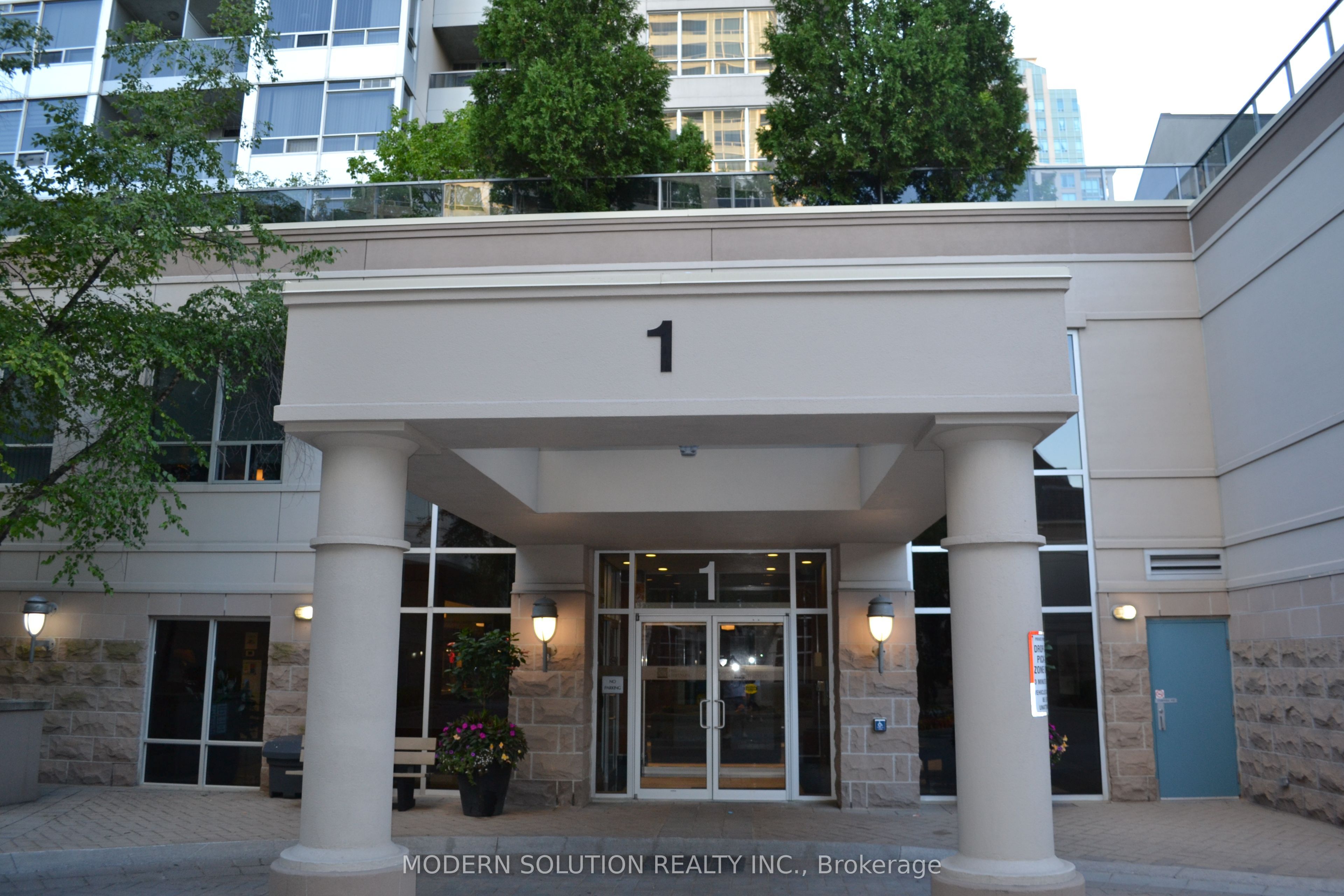 1 Rean Drive 610