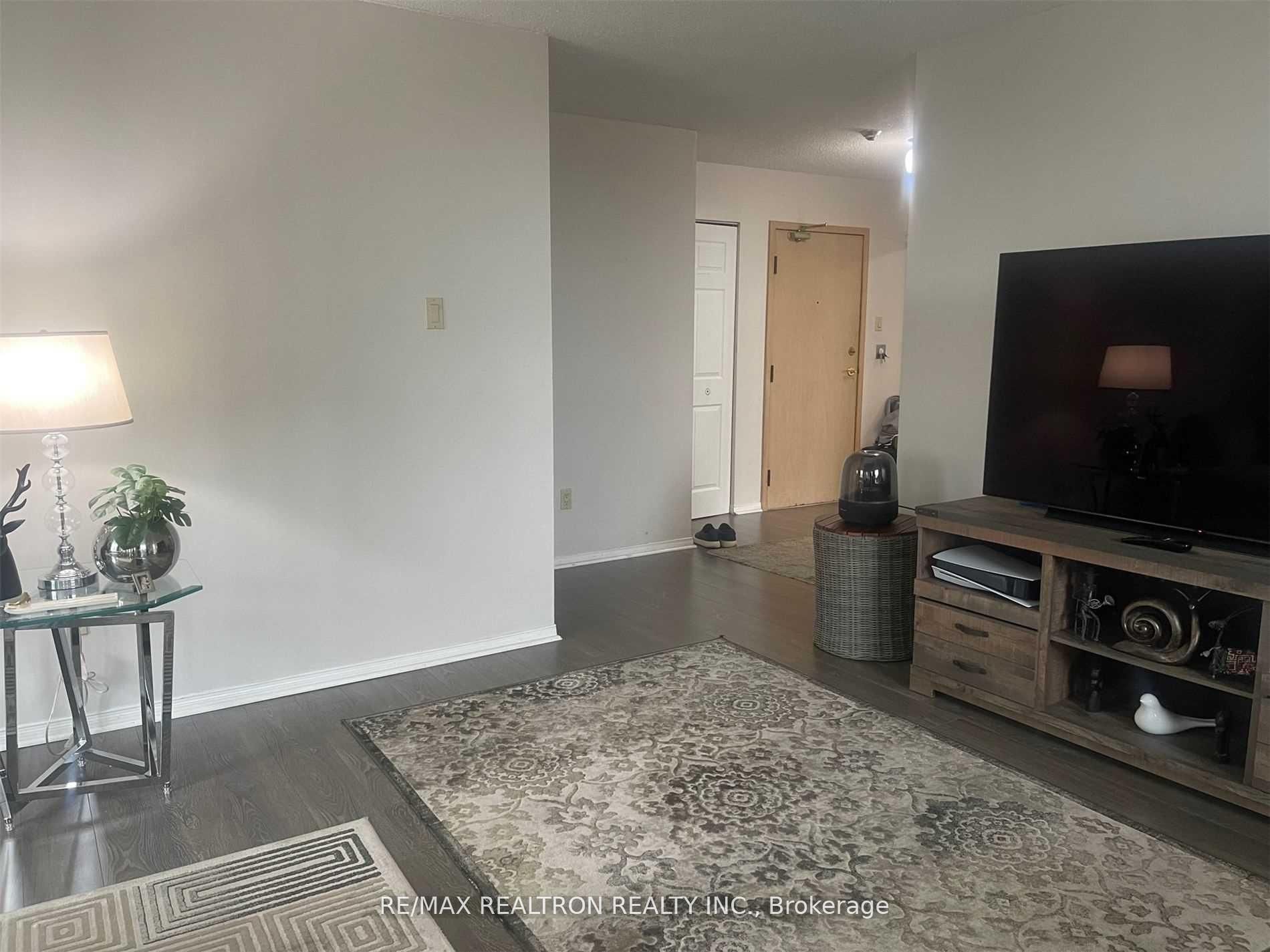 7805 Bayview Avenue 512