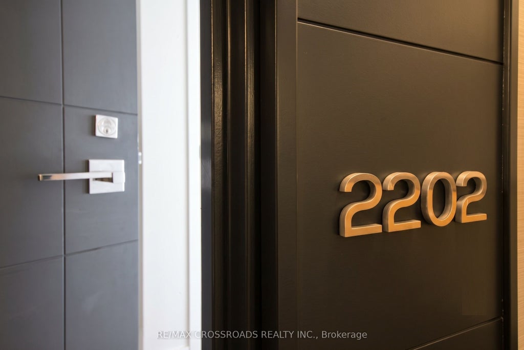 Photo of 89 Dunfield Avenue #2202, Toronto, ON M4S 0A4 (MLS # C13812152)