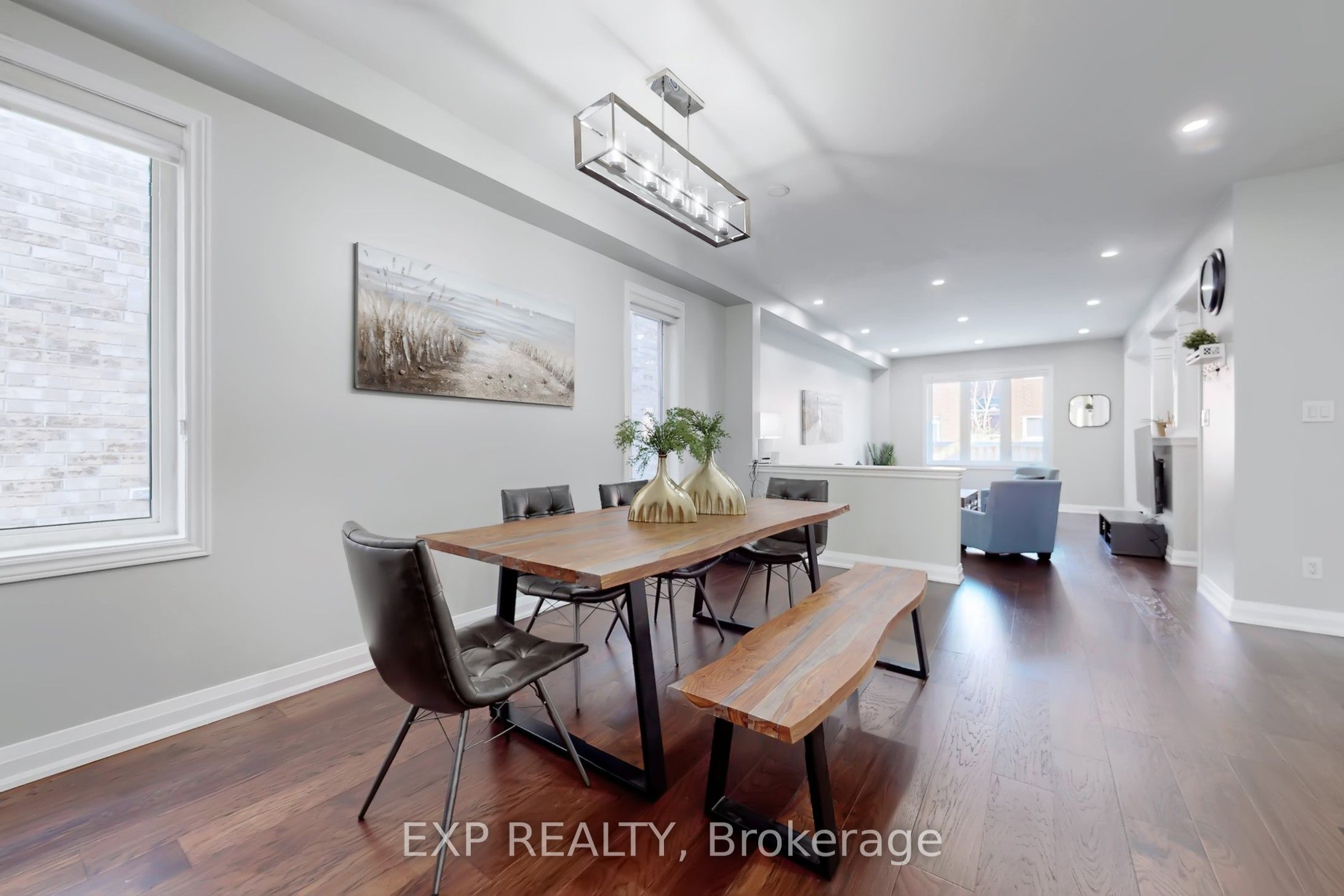 319 Giddings Crescent