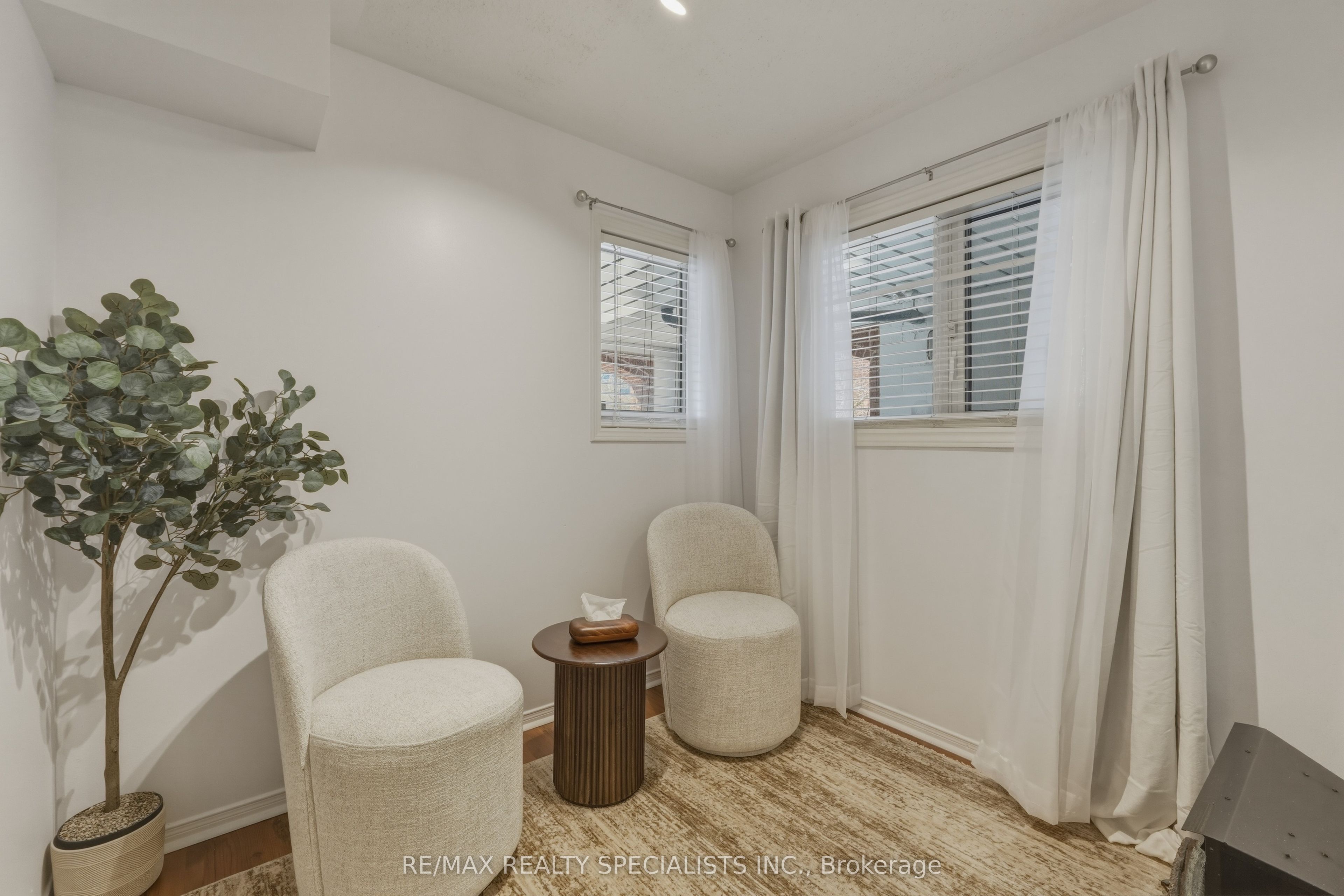 103 BRISTOL Road 182