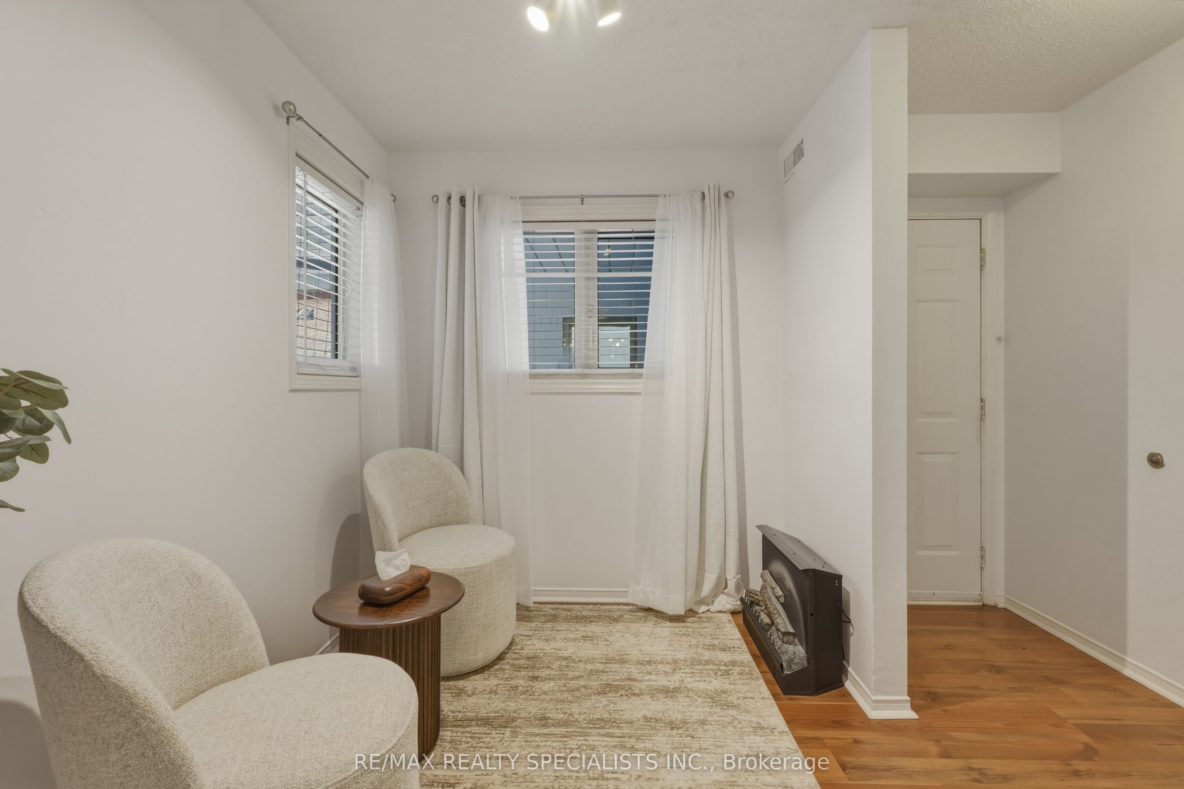 103 BRISTOL Road 182