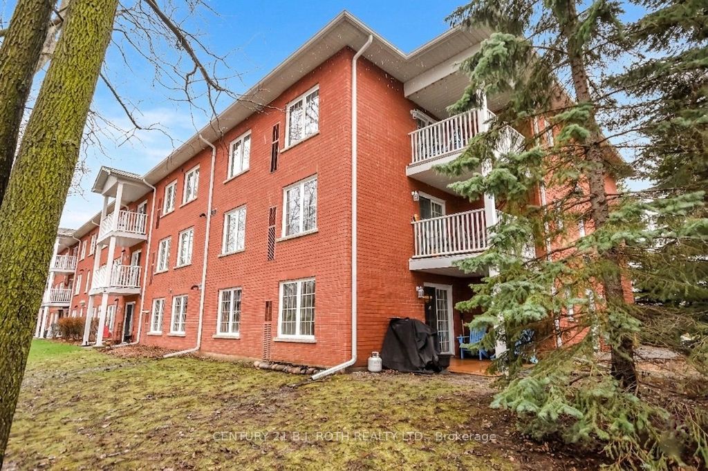 Photo of 49 Jacobs Terrace #114, Barrie, ON L4N 0W4 (MLS # S13064864)