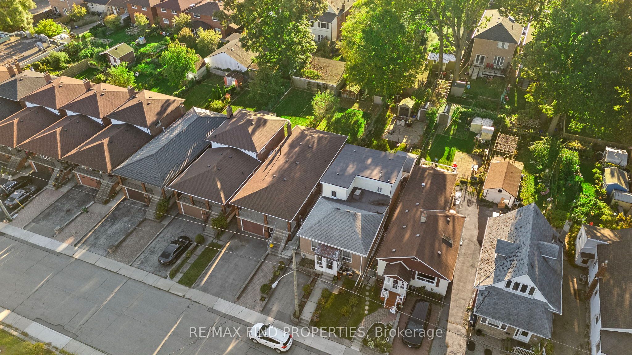 16 Mcdonald Avenue